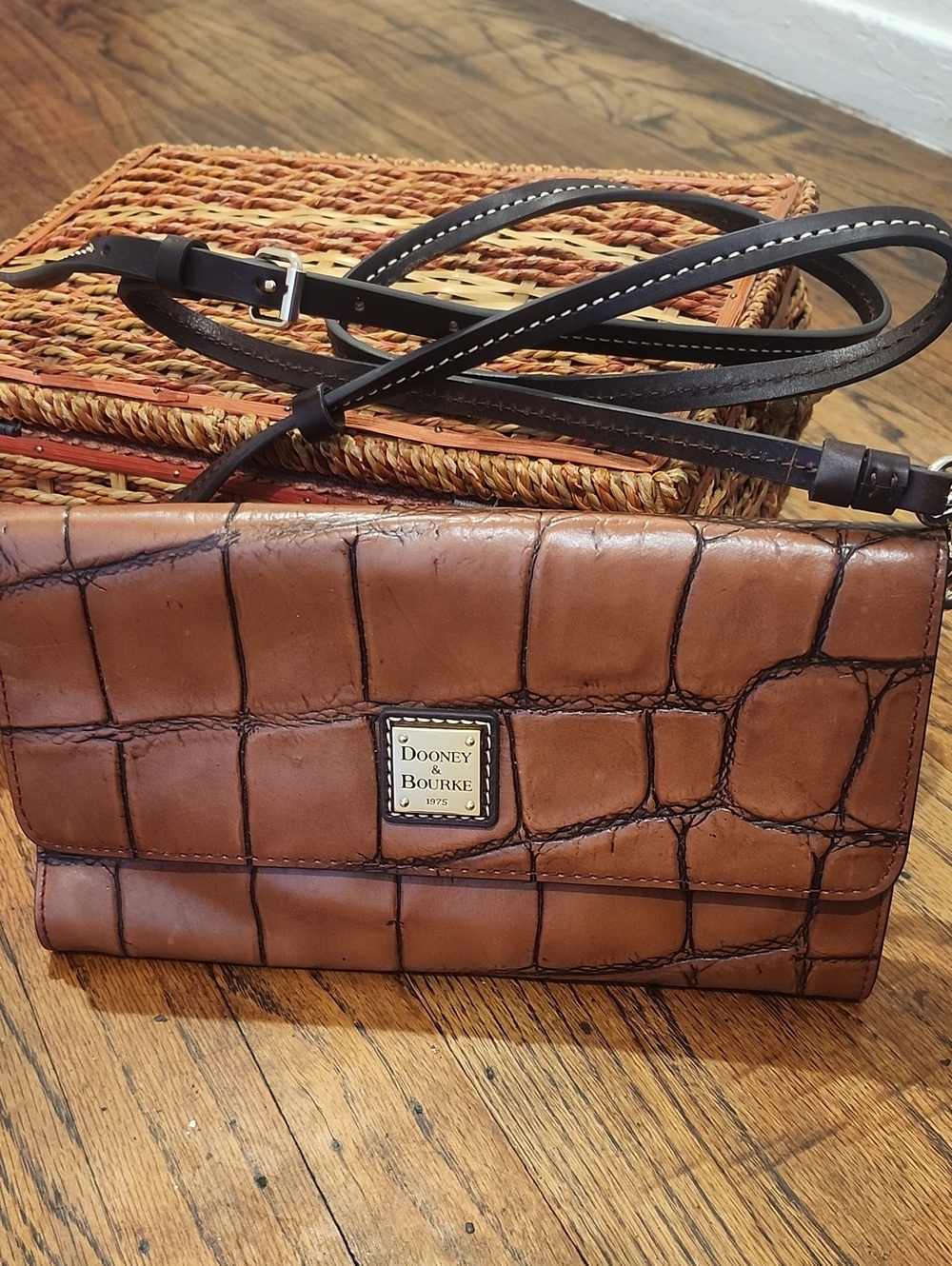 Dooney & Bourke Denison Crossbody Clutch